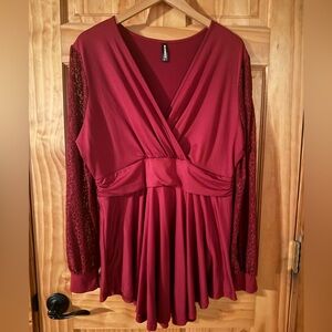 Women’s Tunic Top w/ Lace Sleeves in Maroon